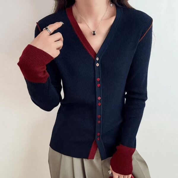 Women's Long-sleeved Bottoming Shirt Autumn Commuter Age-reducing Cardigan Top