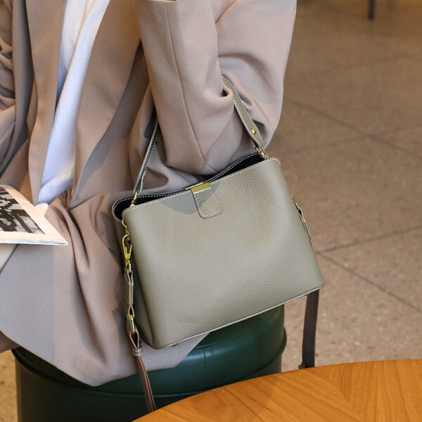 New Fashionable Crossbody Women's All-match High-grade Large Capacity Leather Handbag