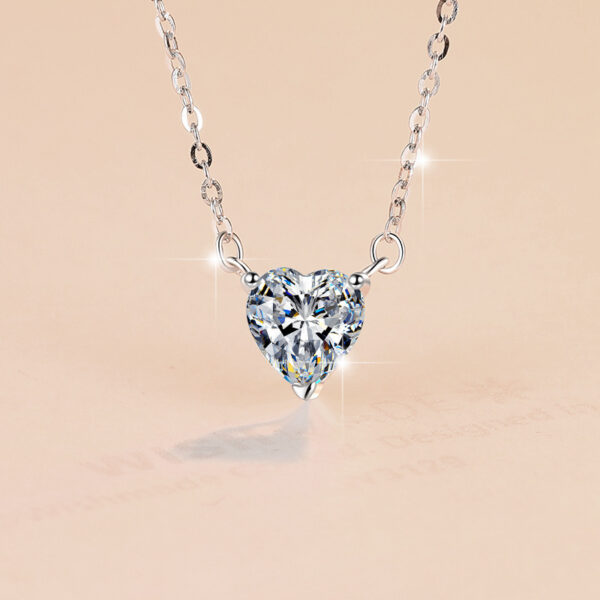 Silver Necklace Love Heart-shaped Moissanite Pendant