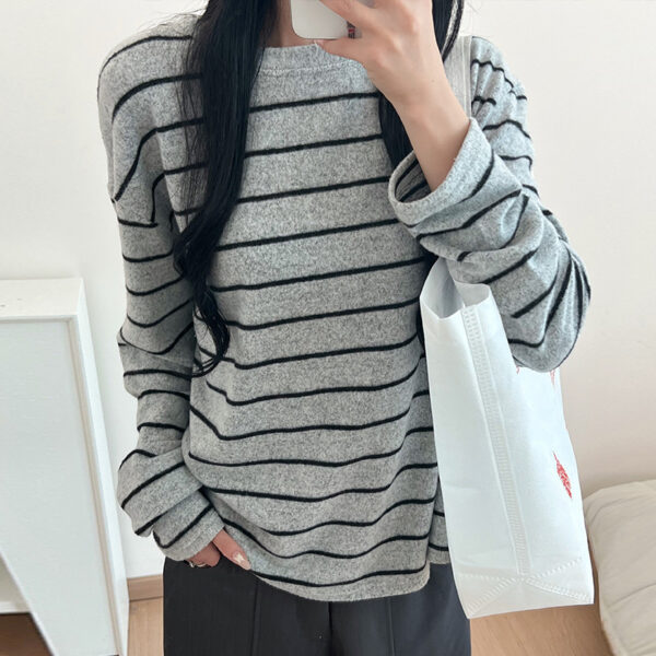 Striped Round Neck Bottoming Shirt For Women Early Autumn Winter